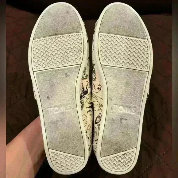 TOMS Dog Print Slip On Shoes Size 6.5 - Picture 2 of 7